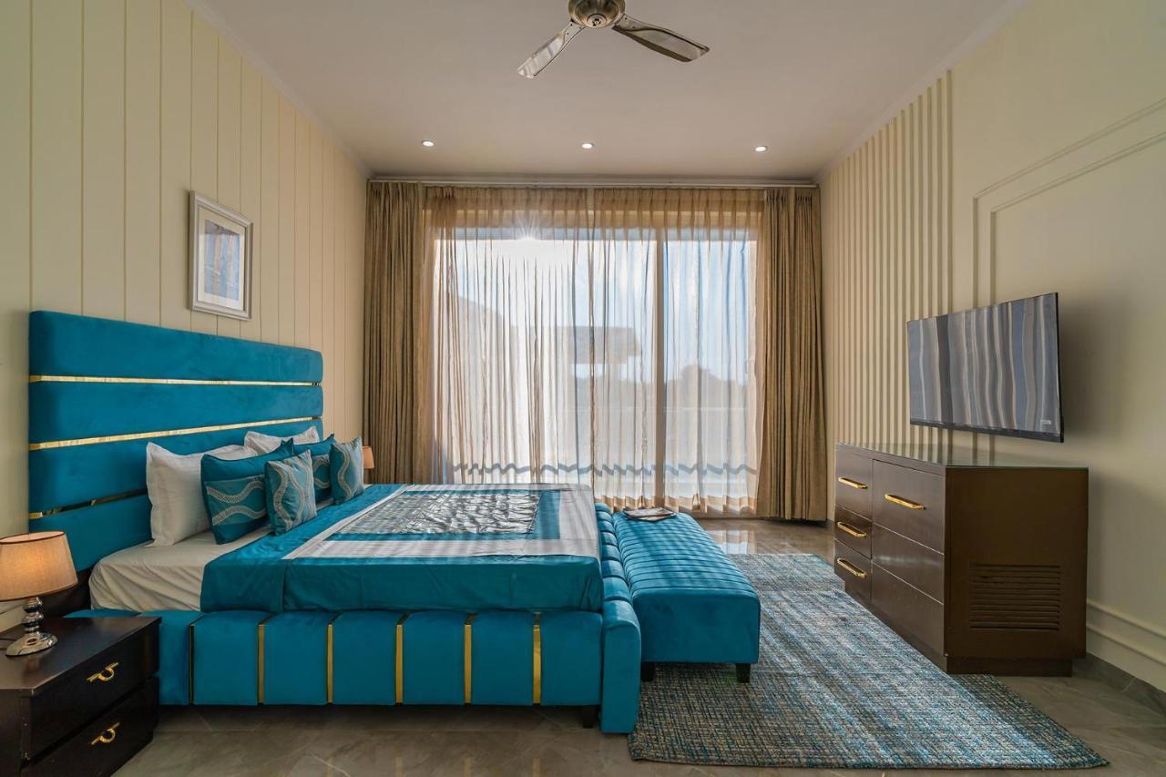 Stayvista At Blanc Belle With Outdoor Pool Sohna Exteriér fotografie