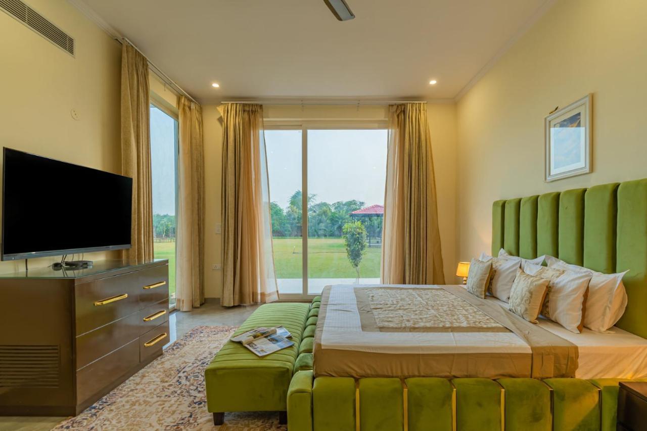 Stayvista At Blanc Belle With Outdoor Pool Sohna Exteriér fotografie