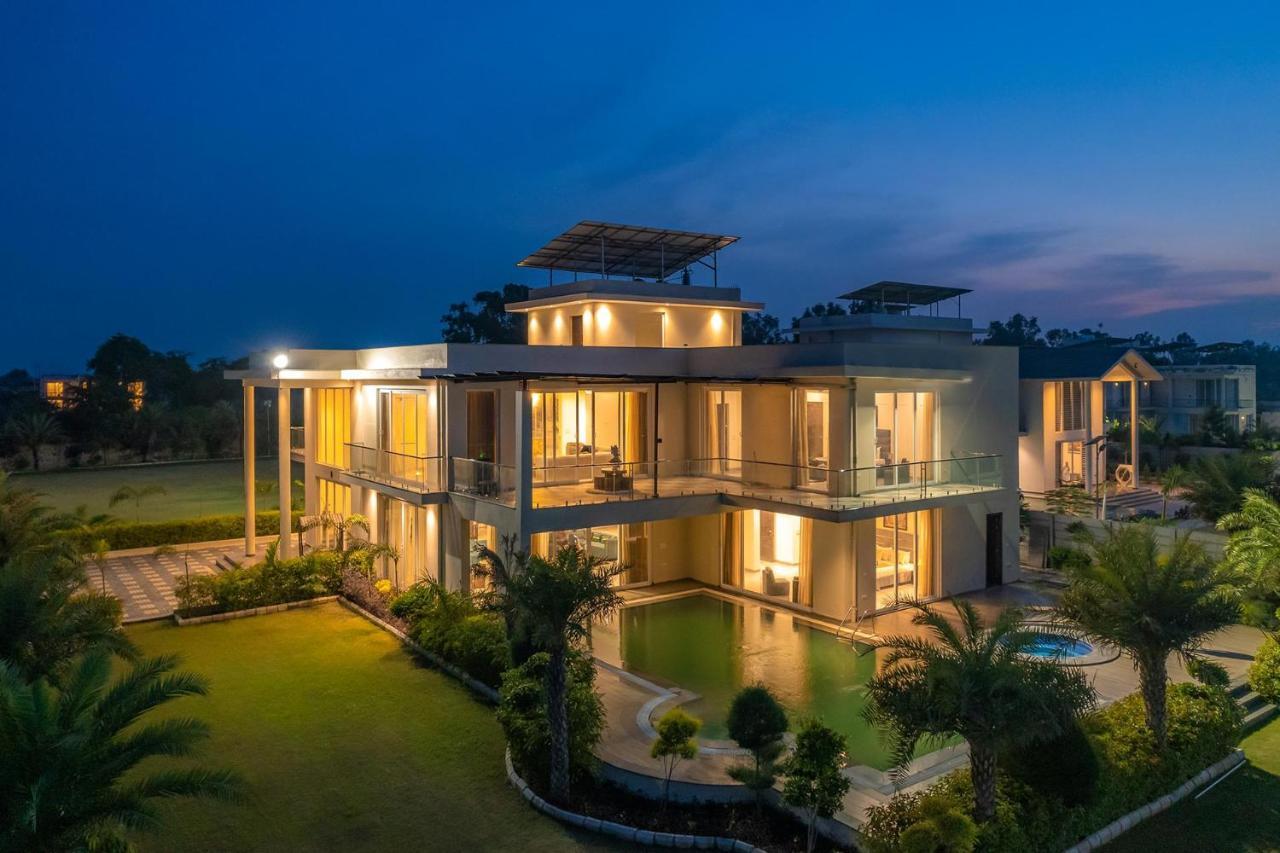 Stayvista At Blanc Belle With Outdoor Pool Sohna Exteriér fotografie