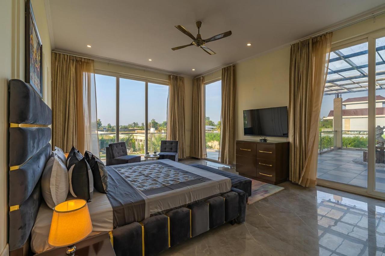Stayvista At Blanc Belle With Outdoor Pool Sohna Exteriér fotografie