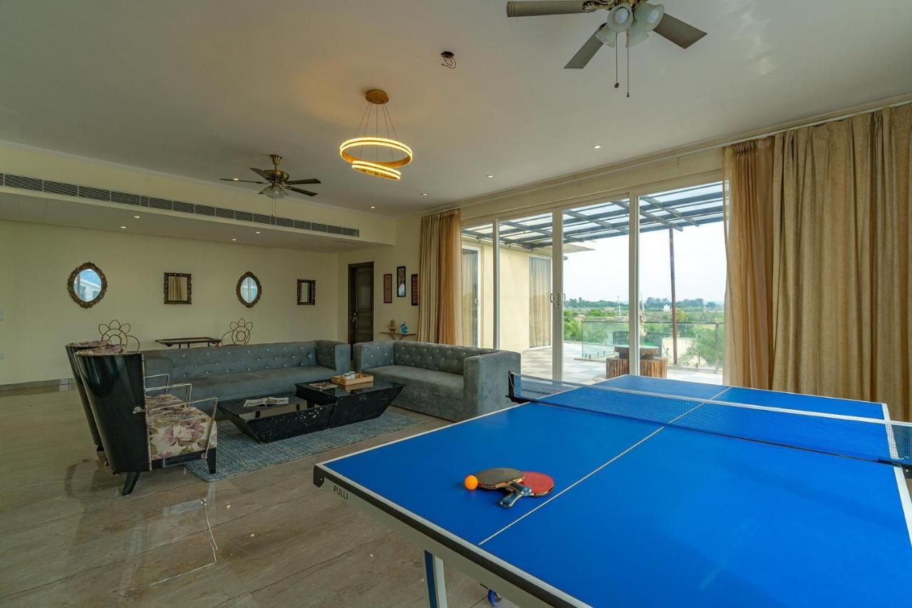 Stayvista At Blanc Belle With Outdoor Pool Sohna Exteriér fotografie